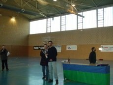 Jose Mara Freire recoge el trofeo de subcampen para Villanueva de la Caada