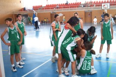 Todos los jugadores de la Escuela de Baloncesto disfrutaron