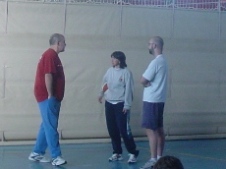 Javier Arredondo charla con Marisa y Freddy
